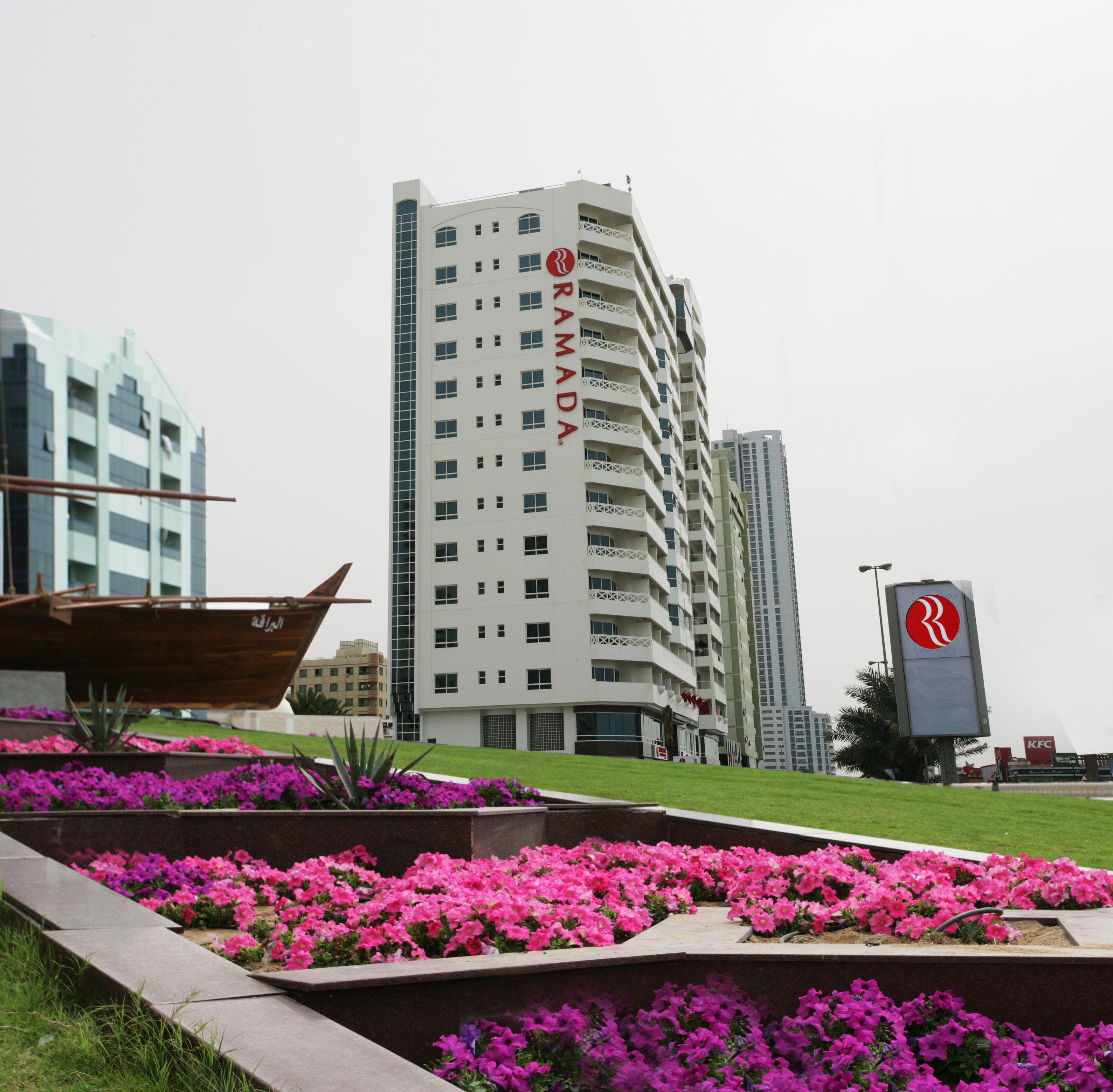 Ramada by Wyndham Beach Hotel Ajman Ansicht 3
