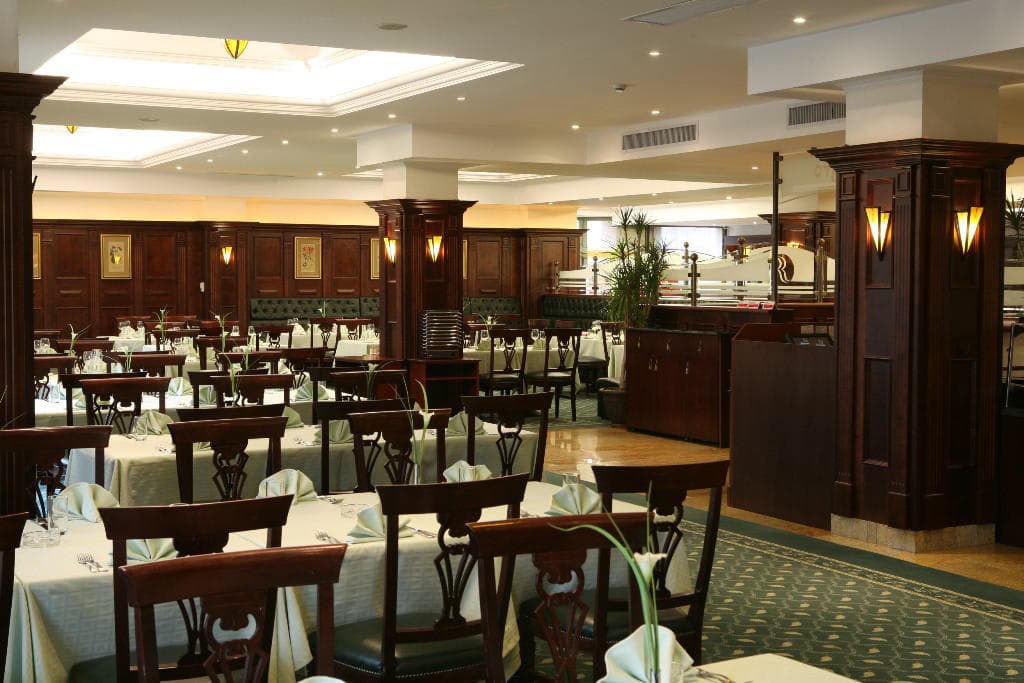 Ramada Hotel & Suites Bucharest North Ansicht 9