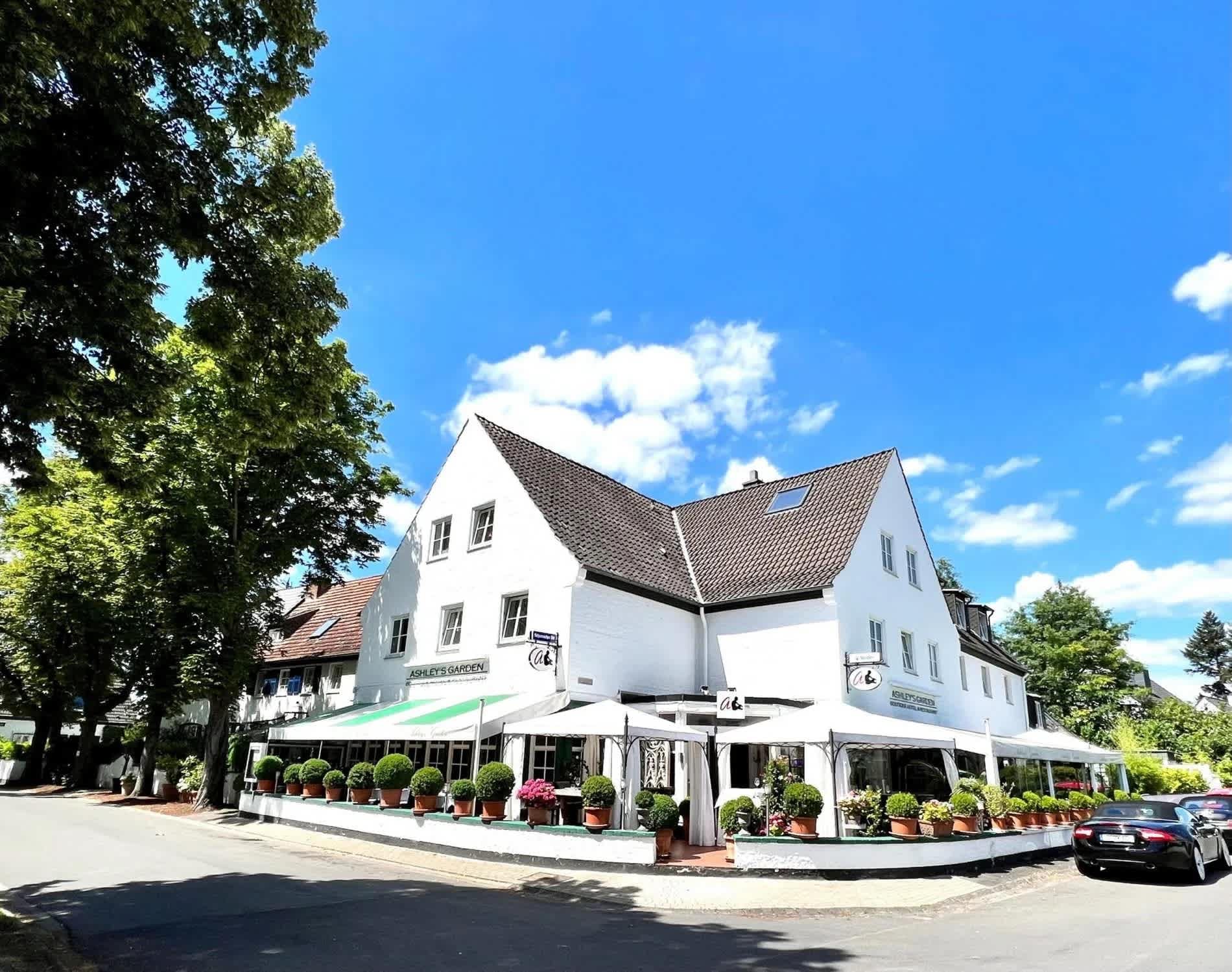 Hotel Ashleys Garden Ansicht 2