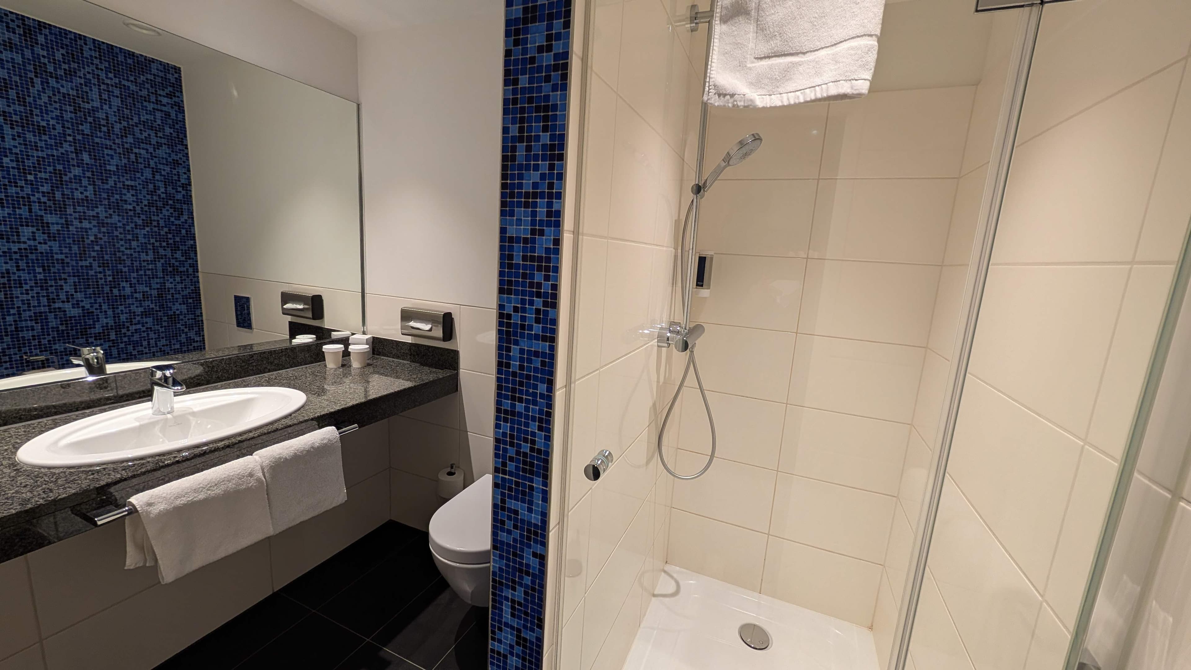 carathotel Düsseldorf City Ansicht 3