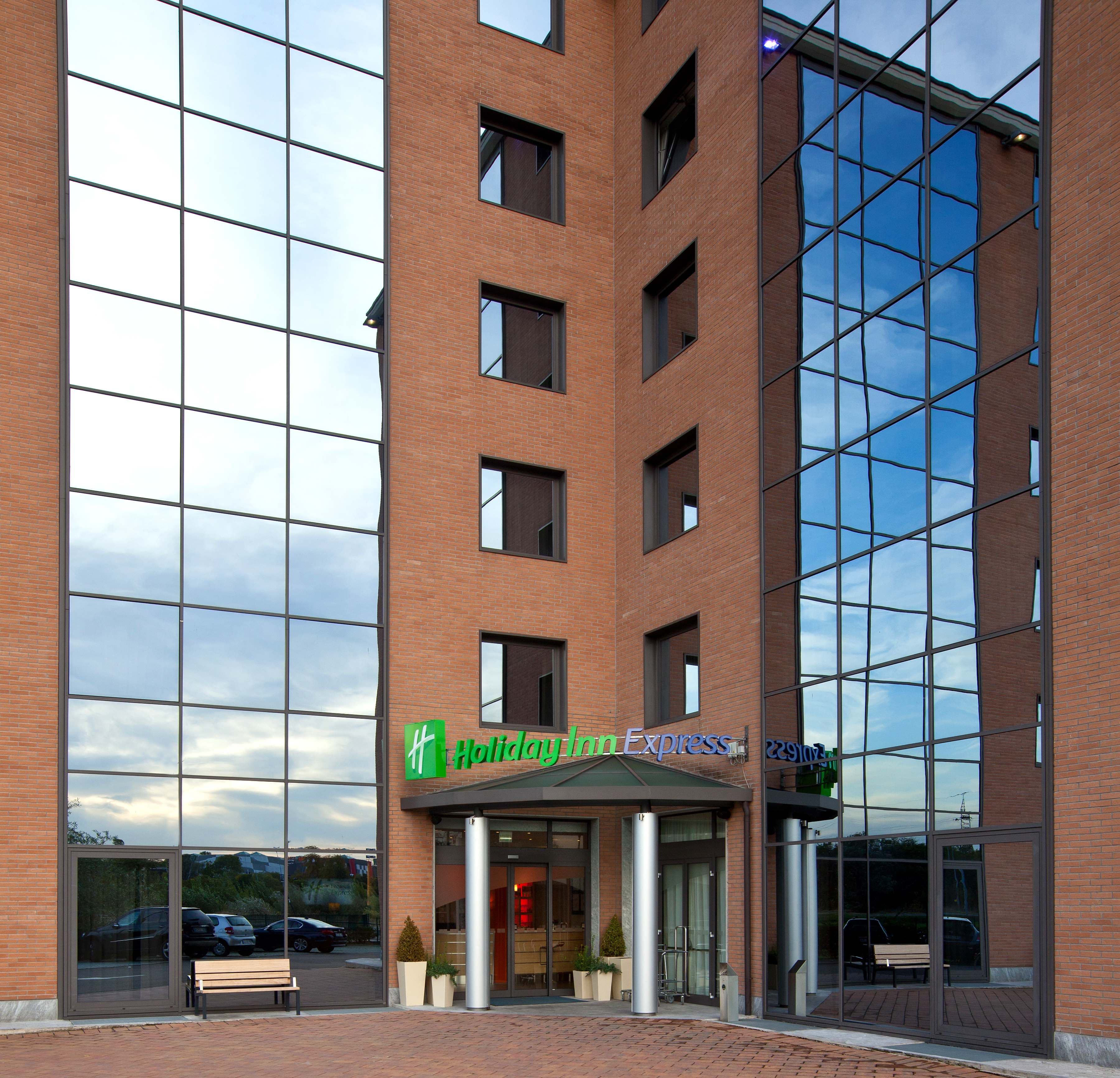 Hotel Holiday Inn Express Reggio Emilia Ansicht 3