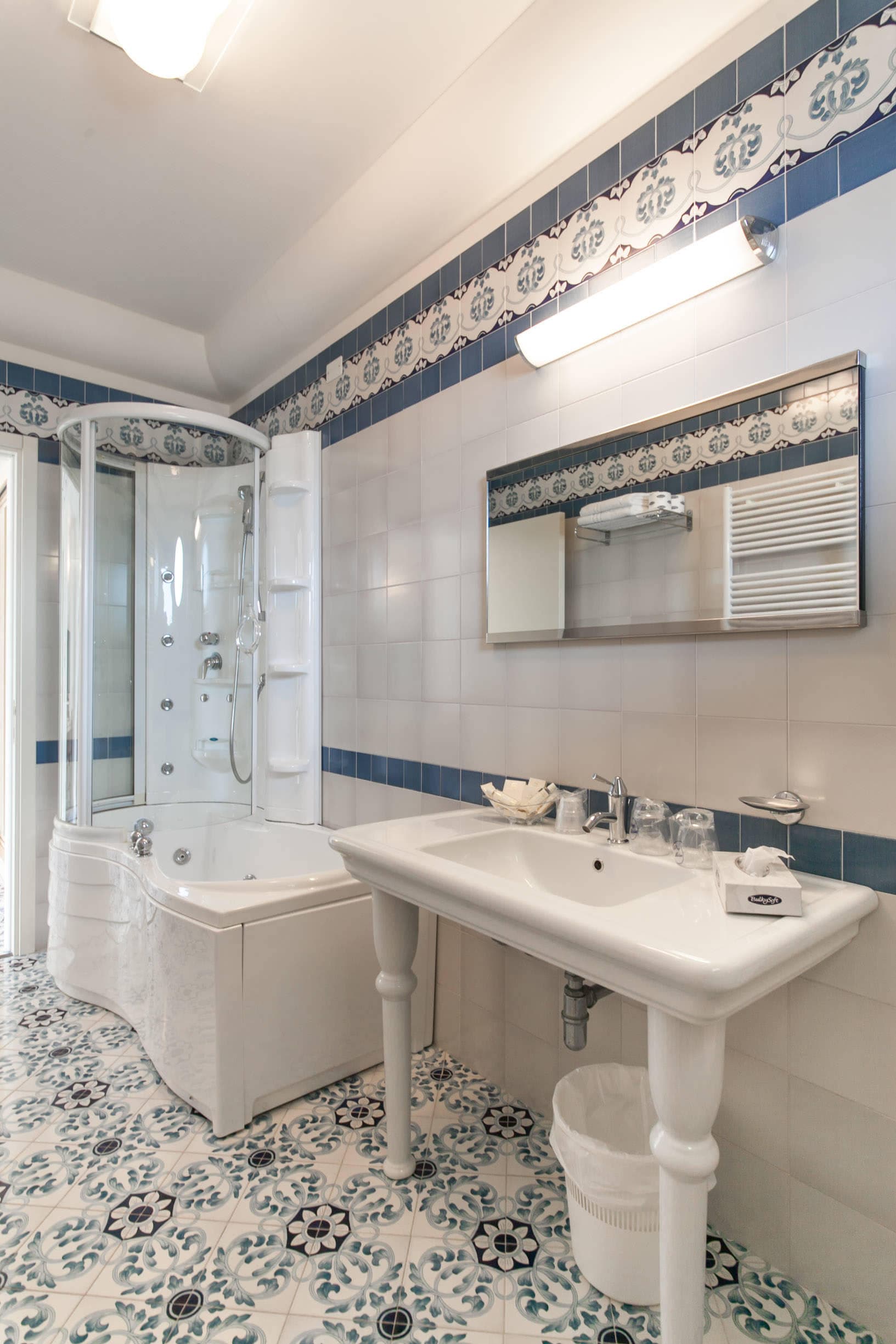 Hotel Universal Ansicht 6