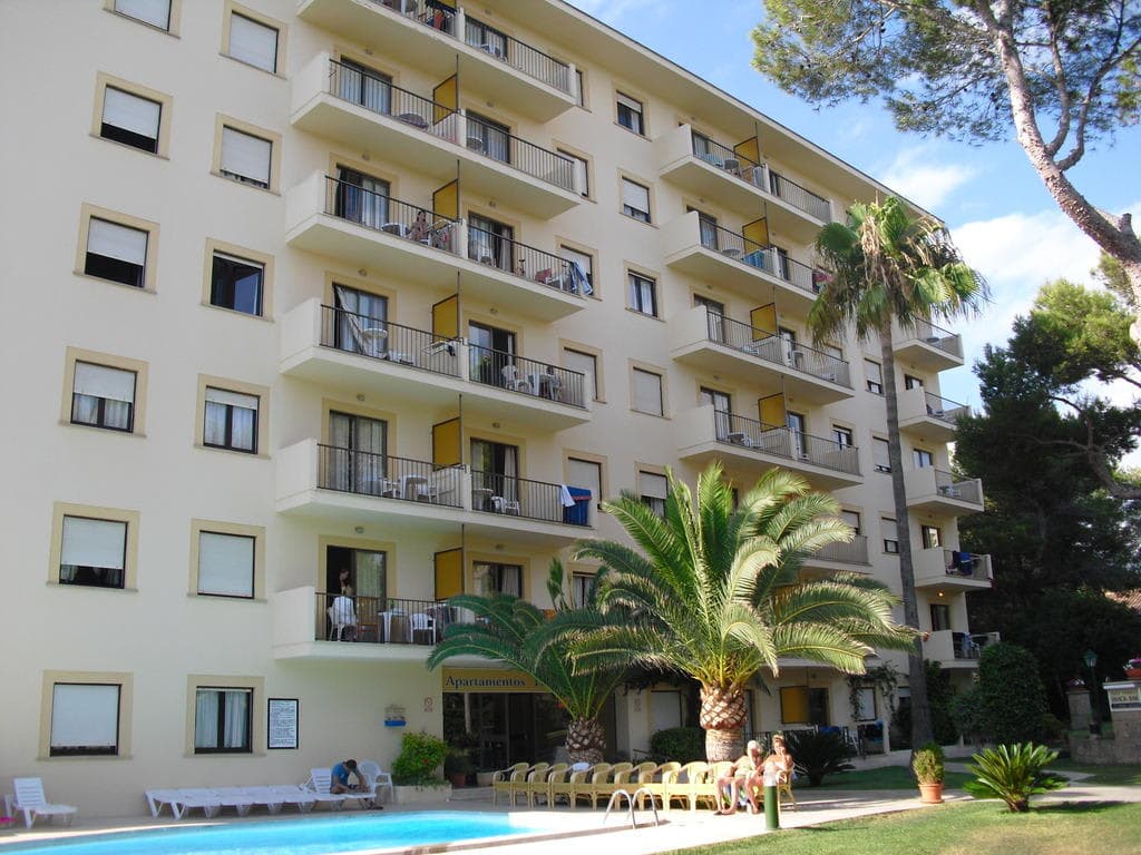 Cabot Tres Torres Apartaments Ansicht 2