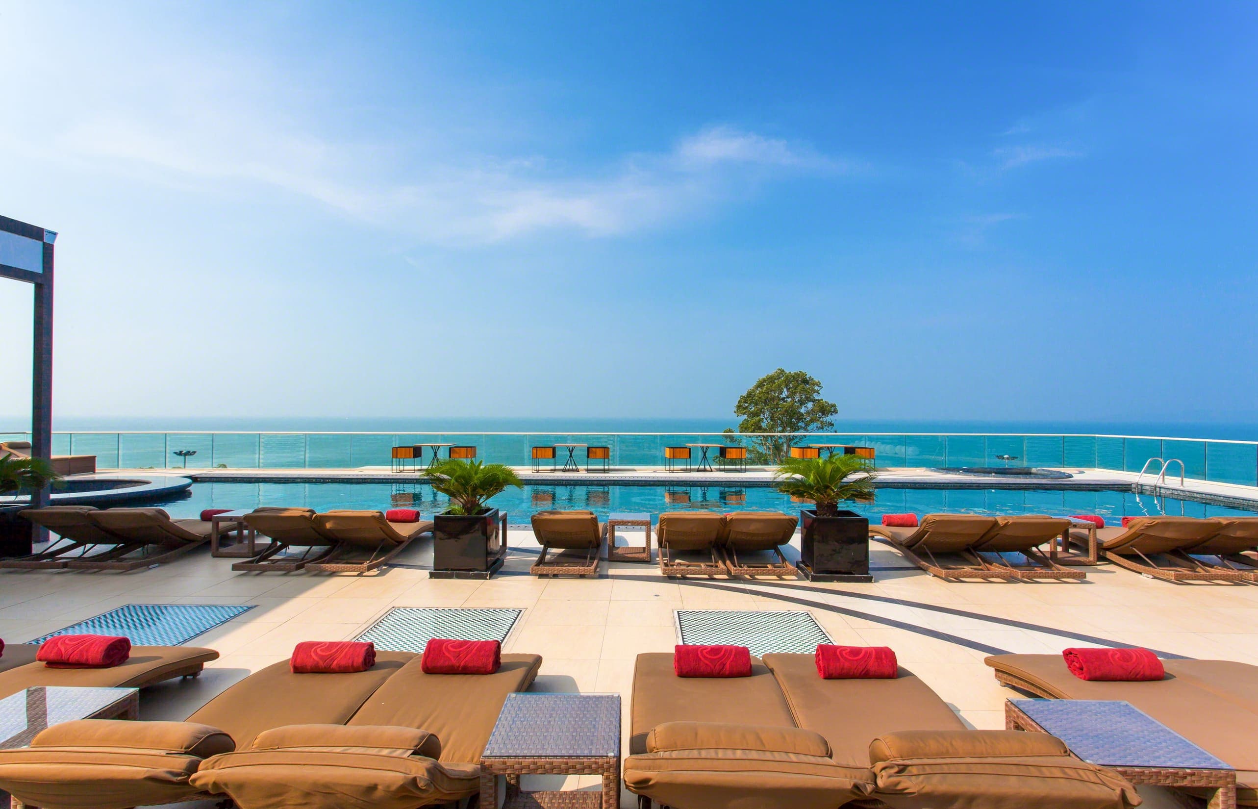 The Sanctuary Phratamnak Pattaya Ansicht 10