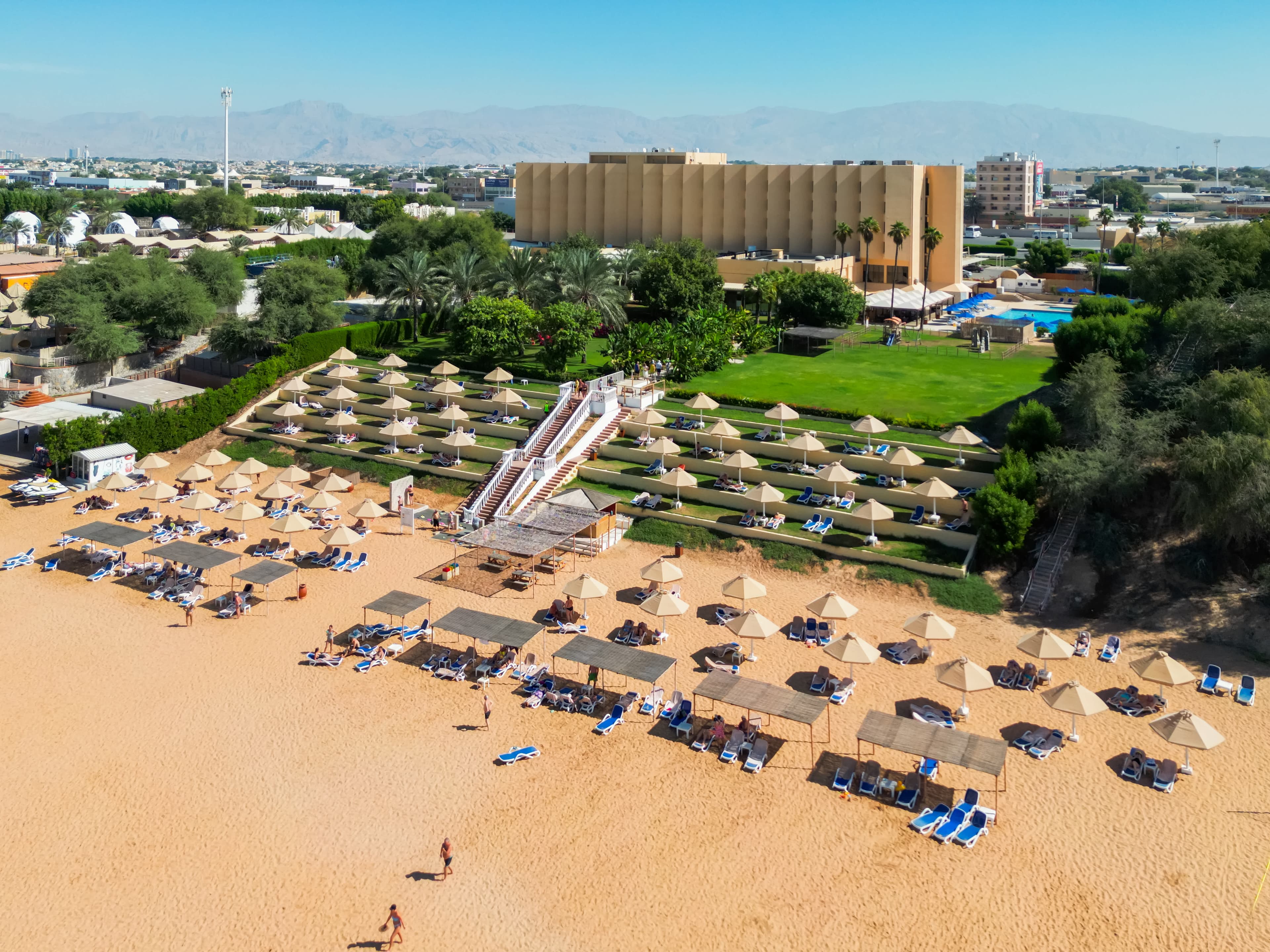 BM Beach Hotel Ansicht 3