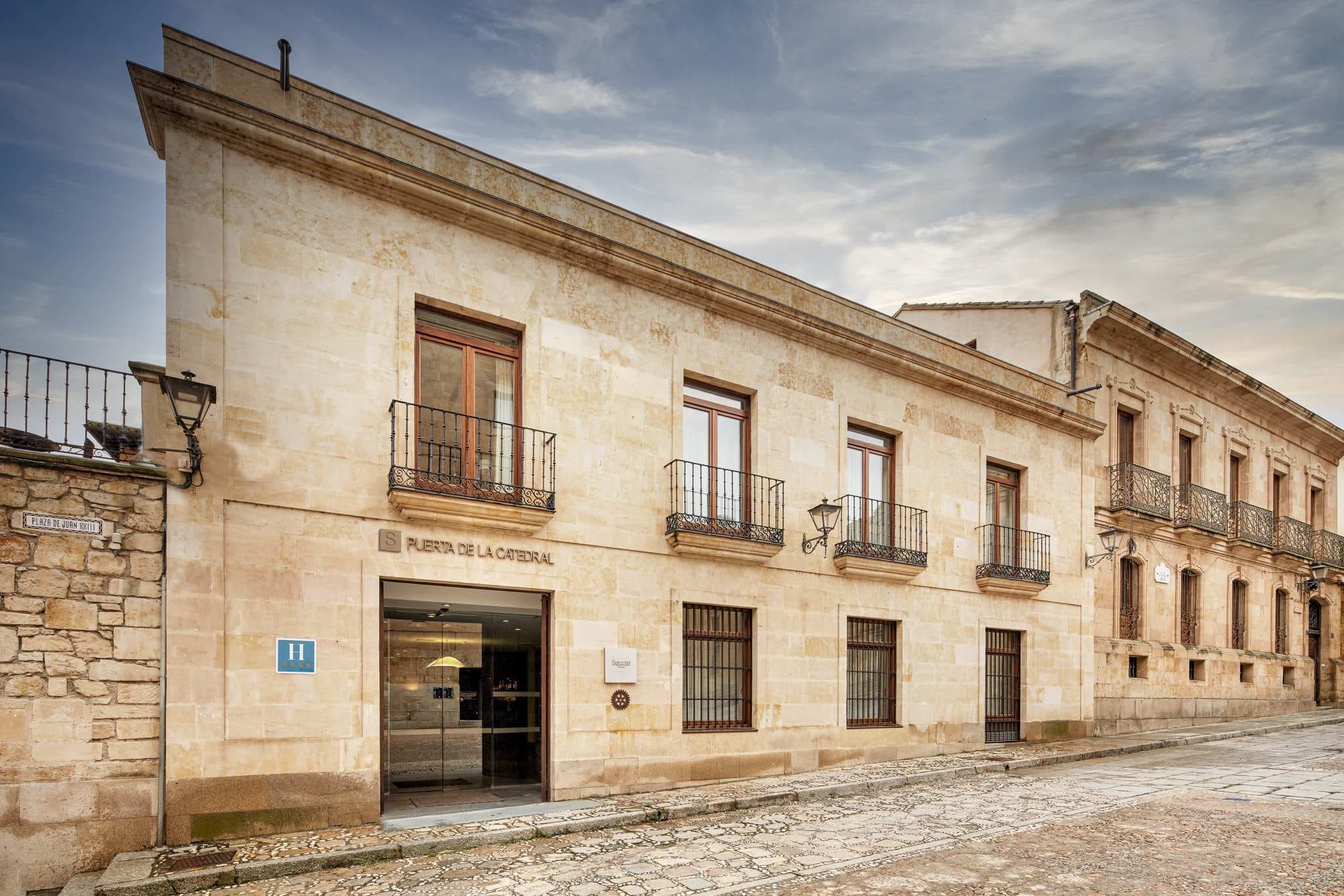 Sercotel  Puerta de la Catedral