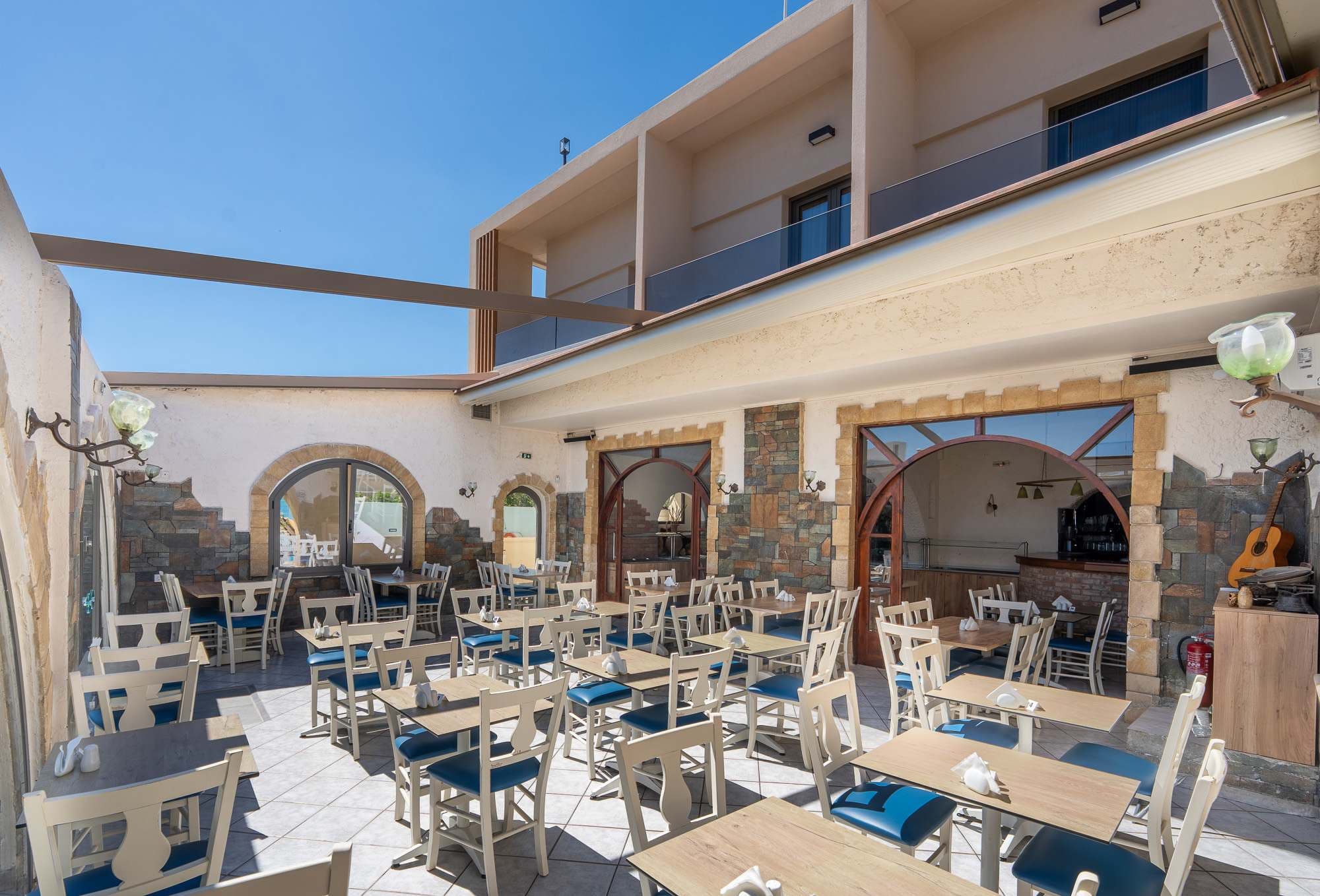 Erato Hotel Ansicht 8
