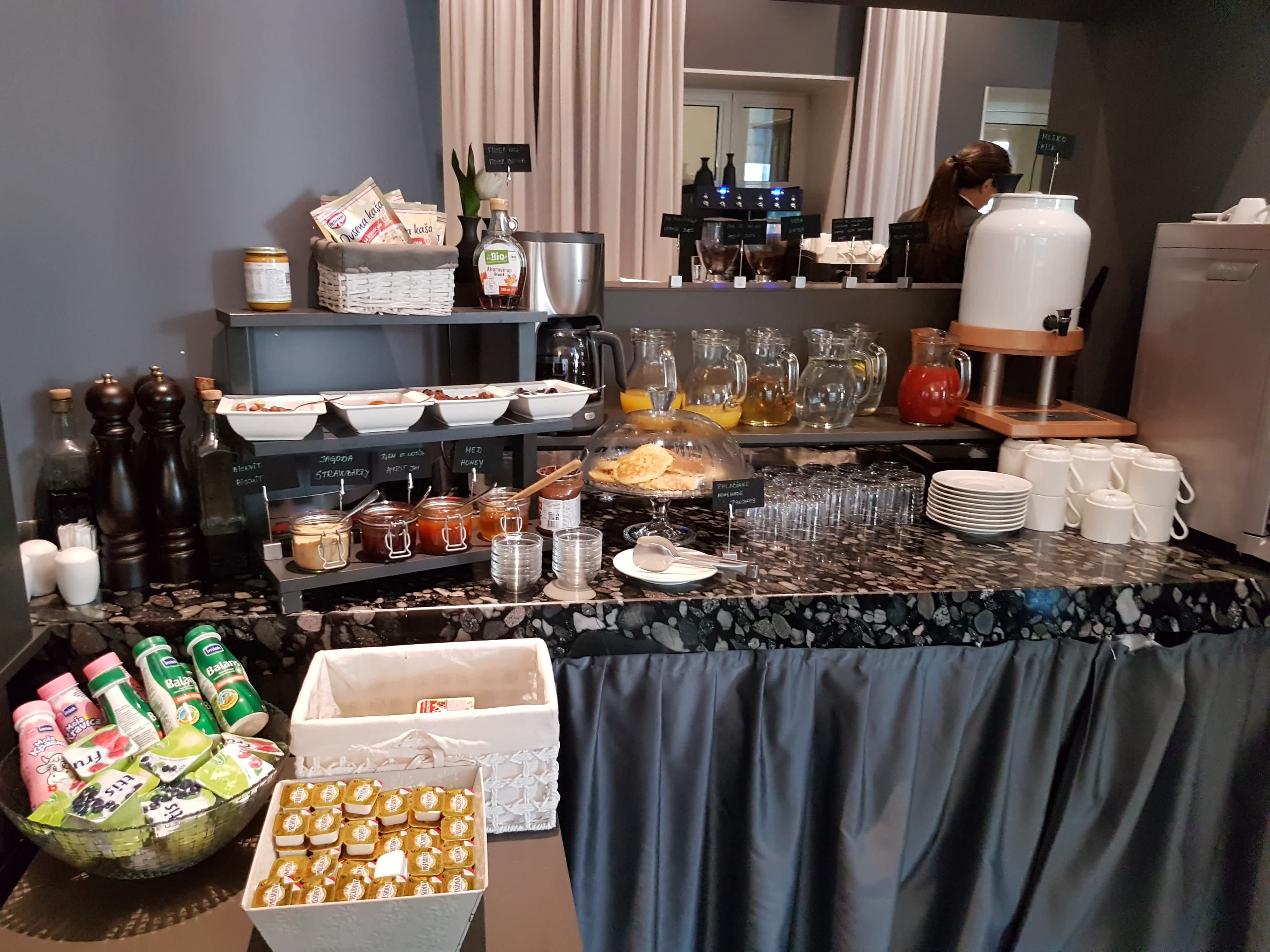 Jump INN Hotel Belgrade Ansicht 9