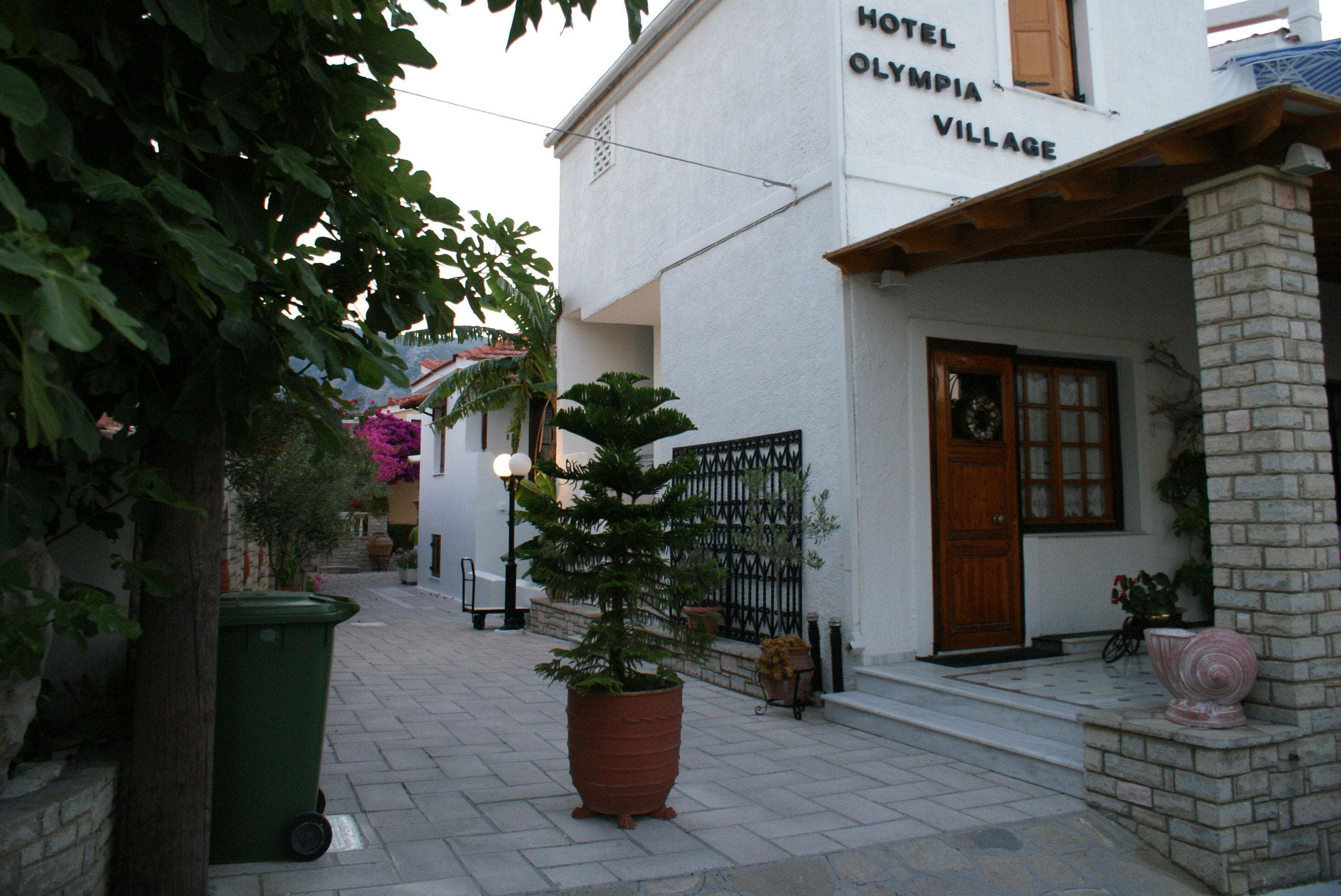 Hotel Olympia Village Ansicht 2