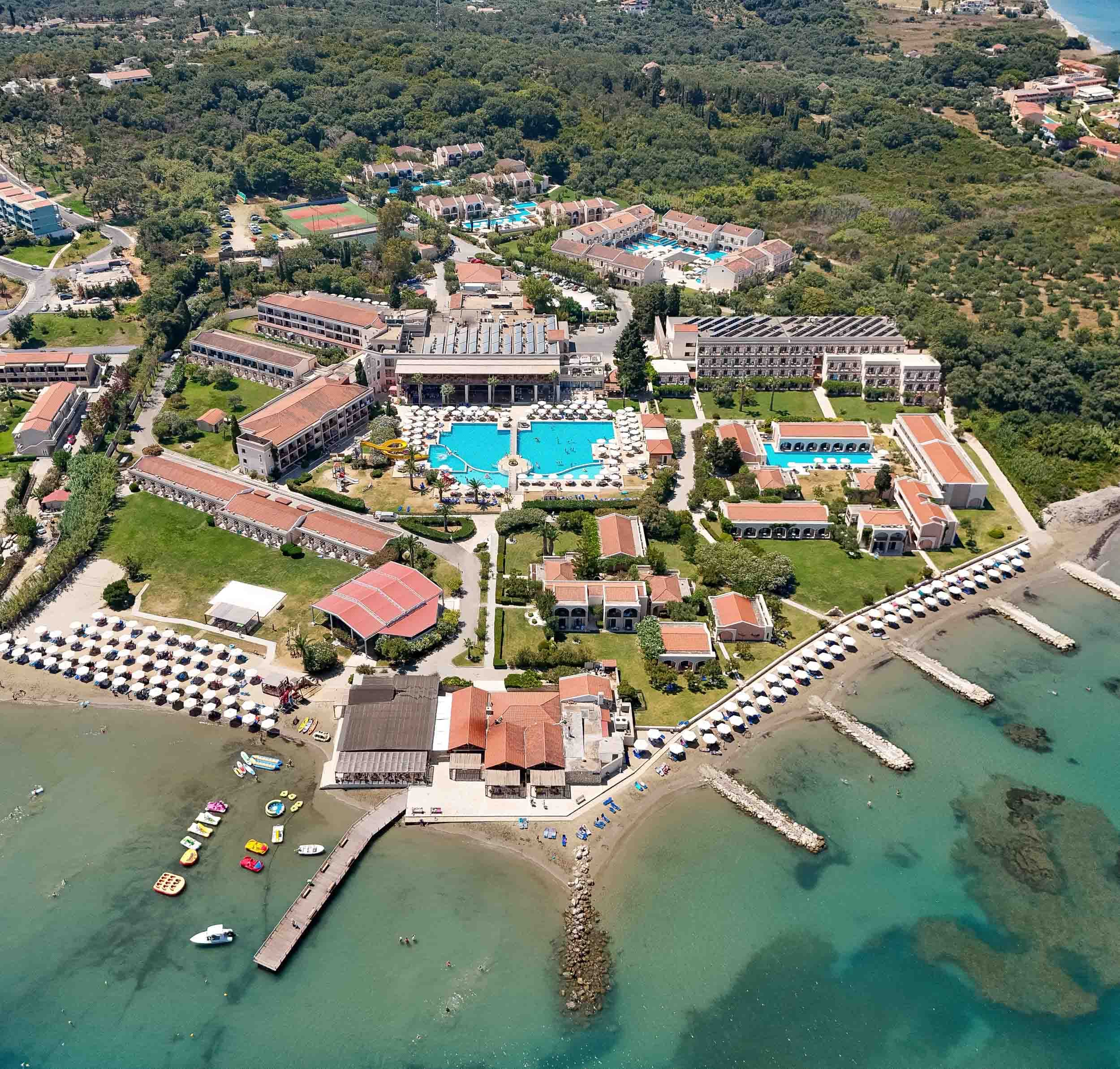 Roda Beach Resort & Spa Ansicht 2