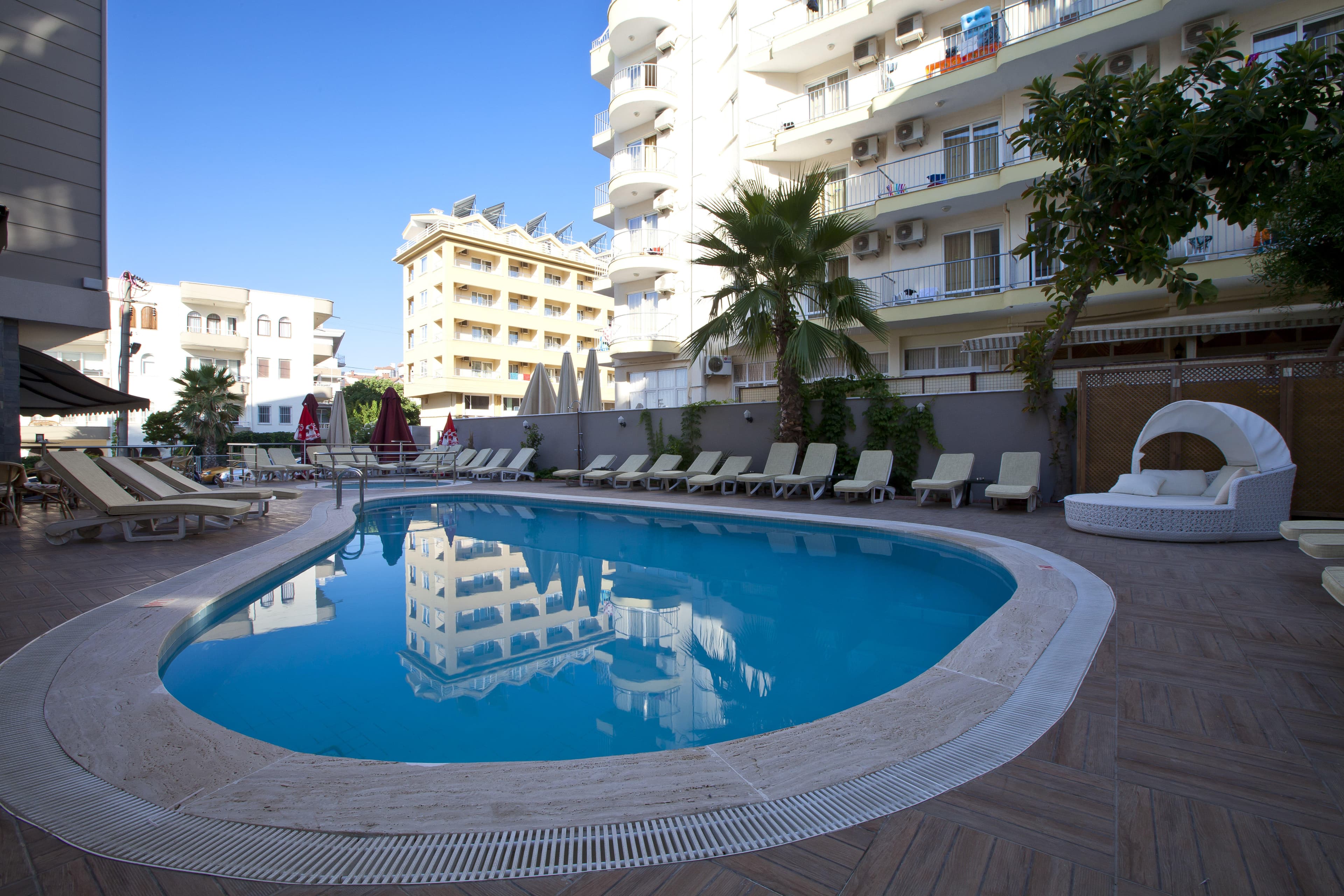 Aurasia Beach Hotel Ansicht 7