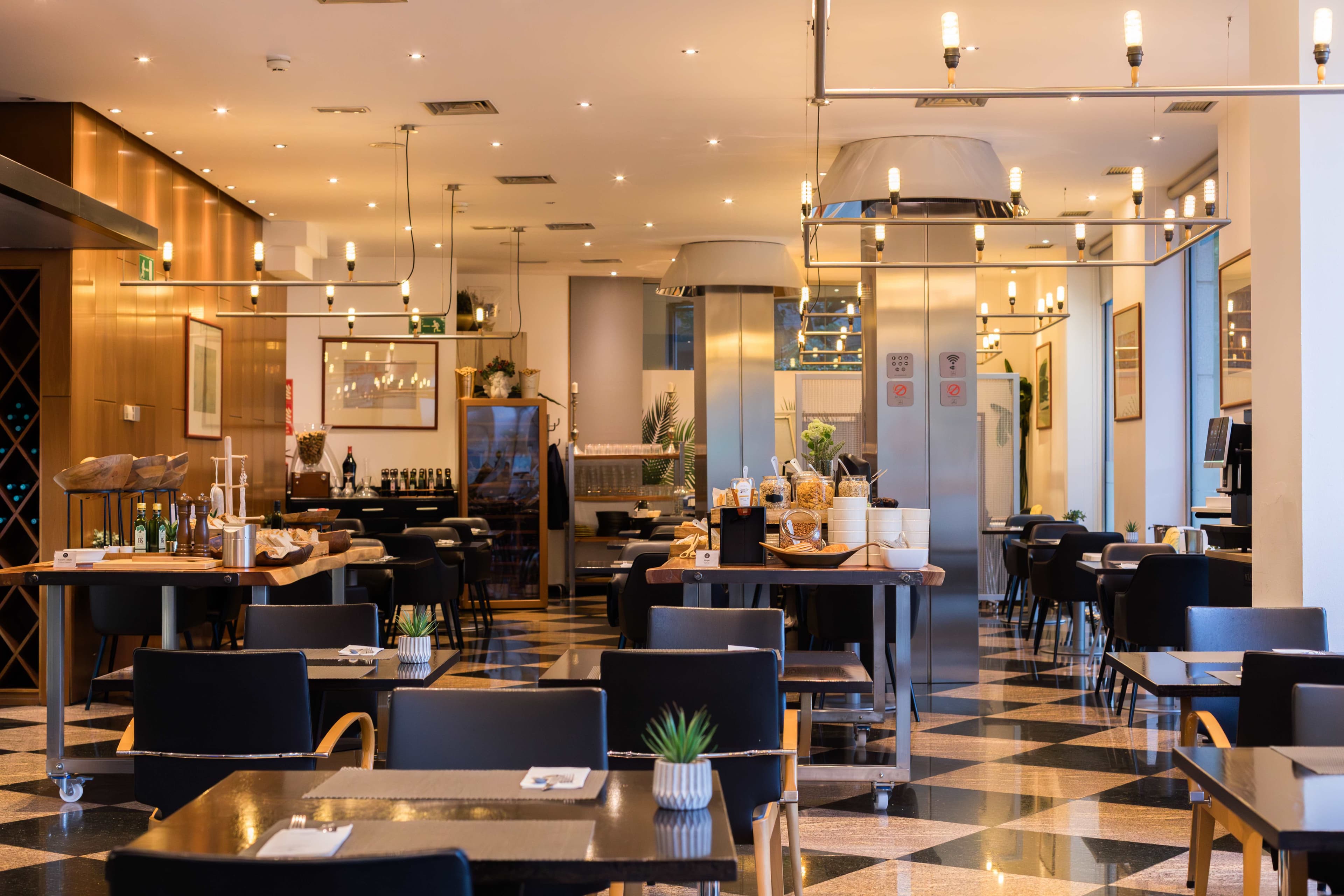 Hotel Abba Sants Ansicht 8
