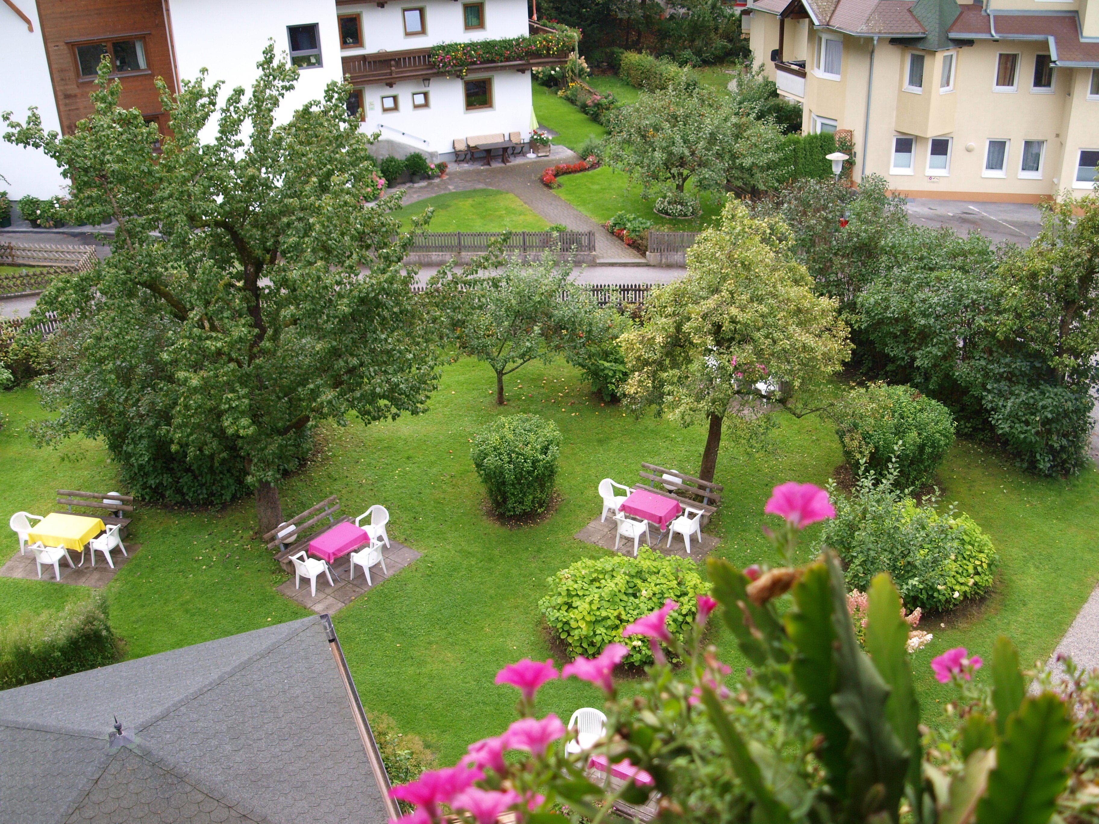 Hotel & Pension Strolz Ansicht 8