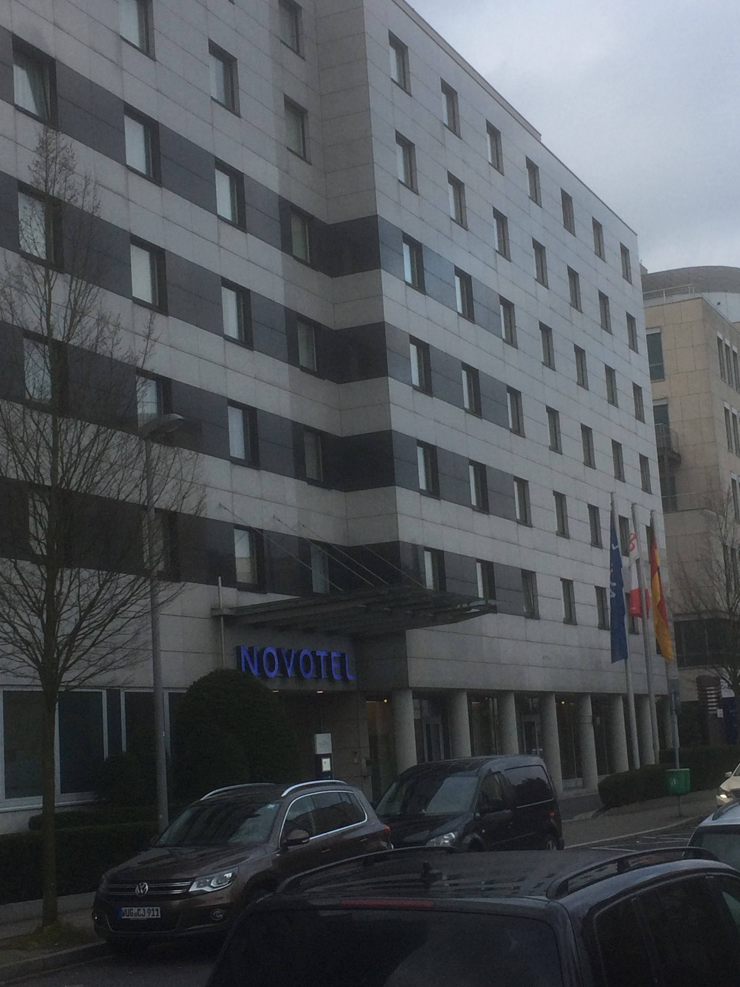 Hotel Novotel Düsseldorf City West Ansicht 3
