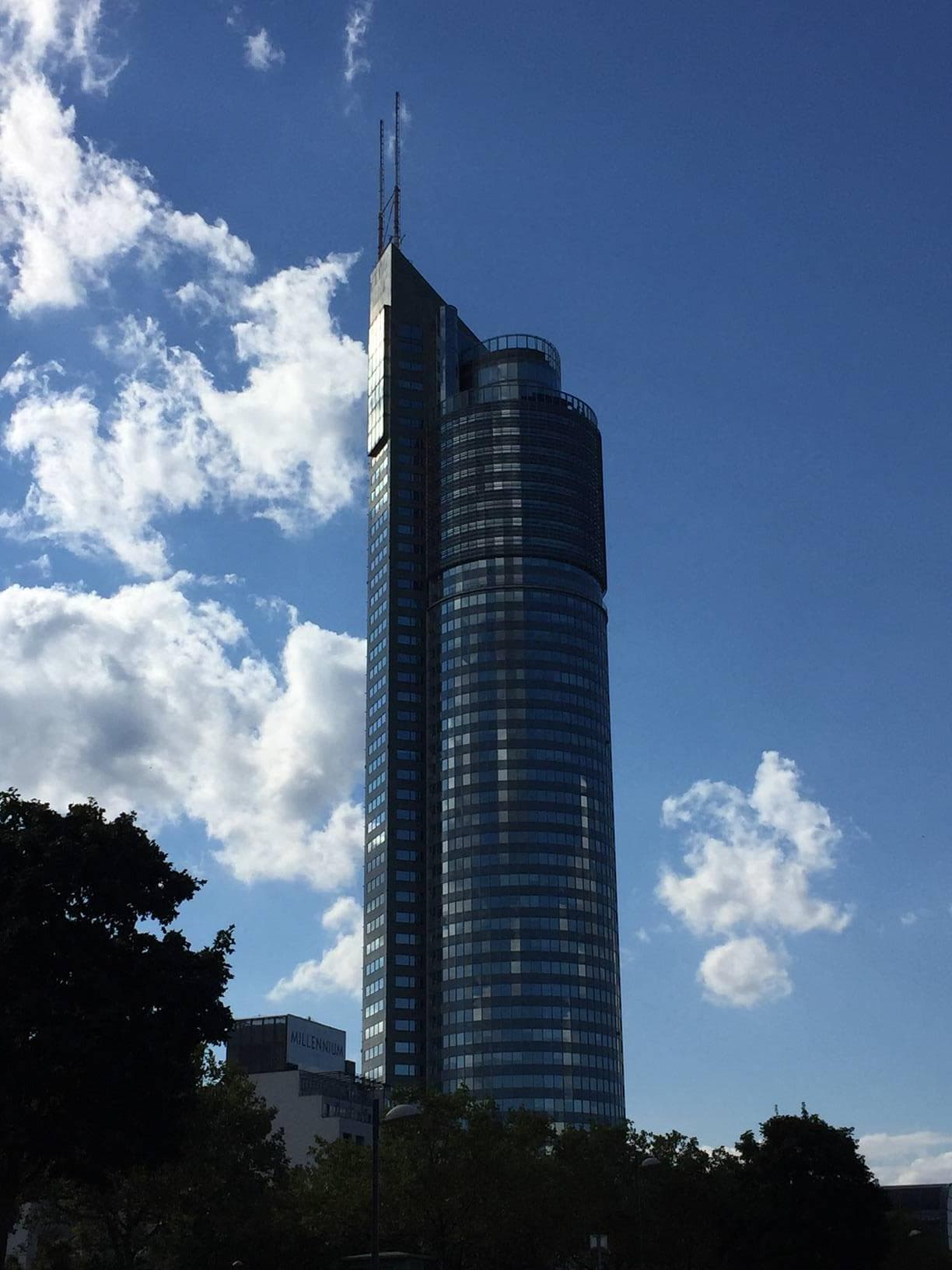 harry's home Wien Millennium Tower Ansicht 2