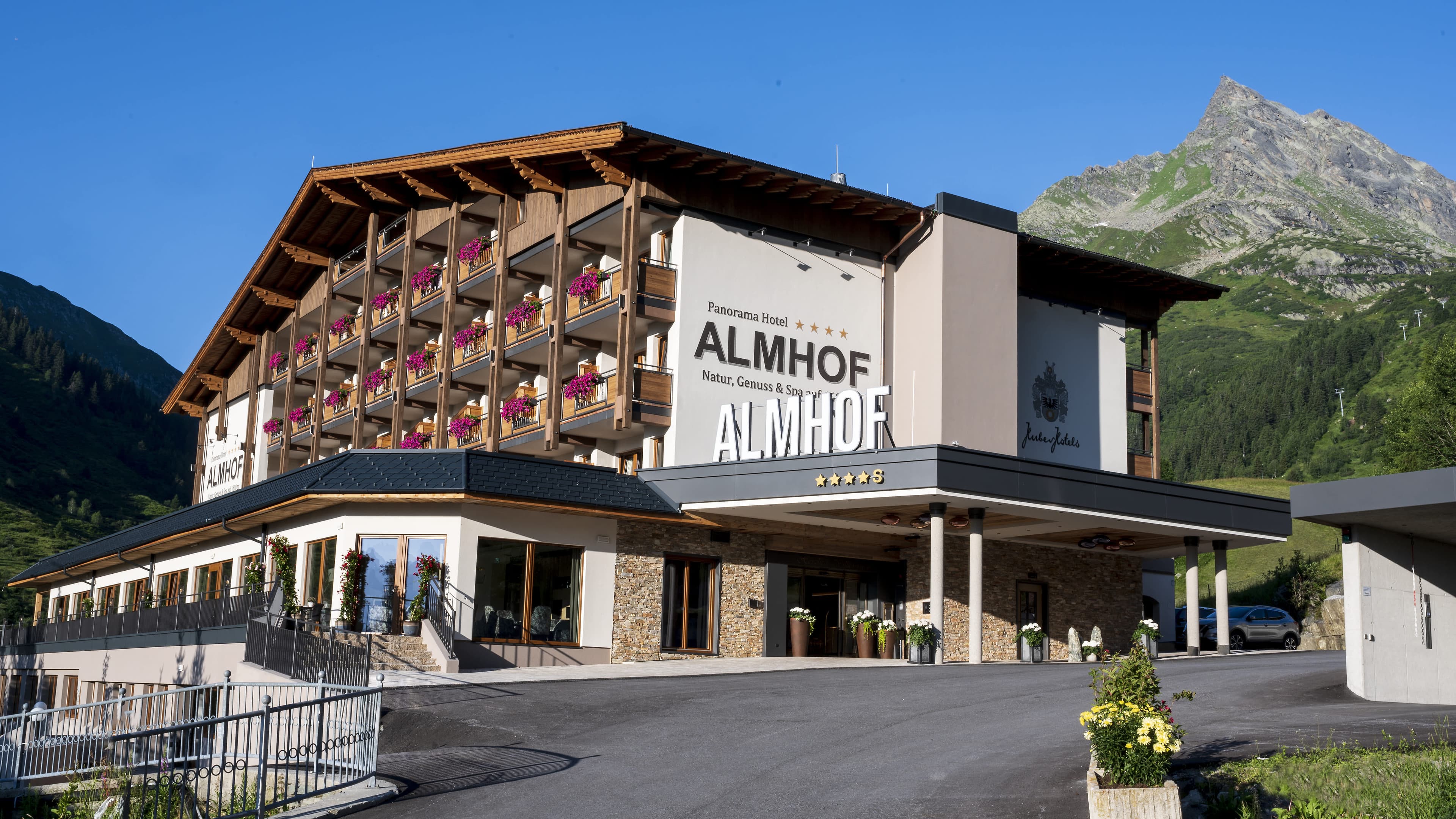 Panorama Hotel Almhof Ansicht 2