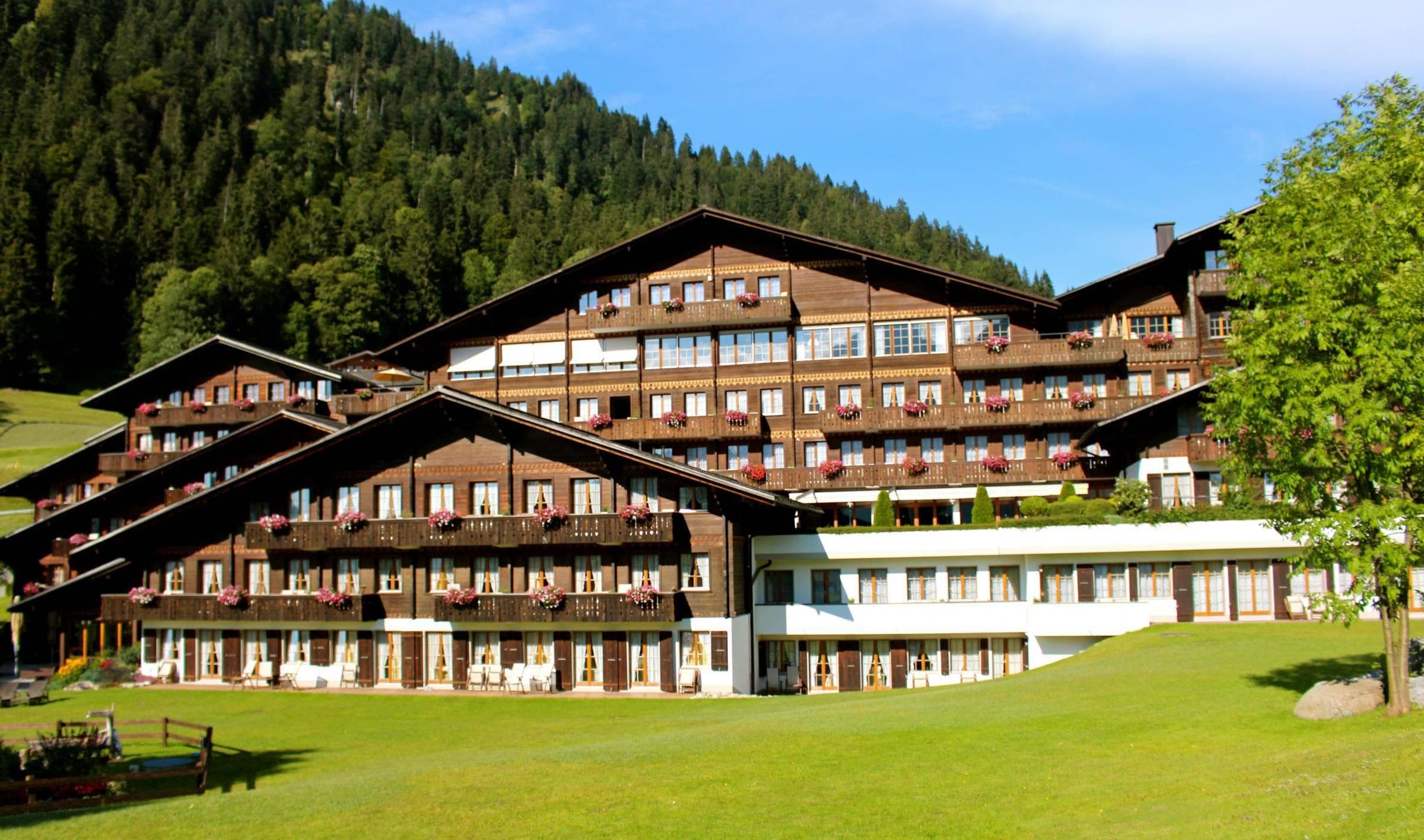 HUUS Hotel Gstaad