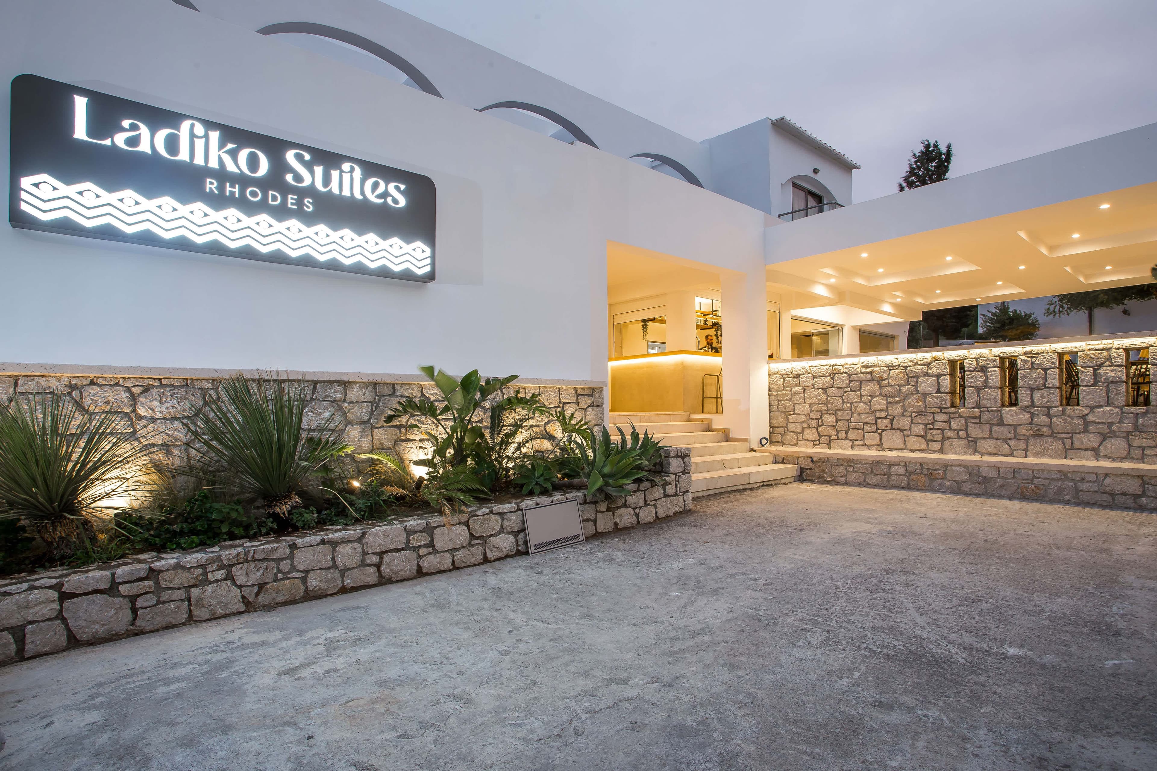 Ladiko Suites