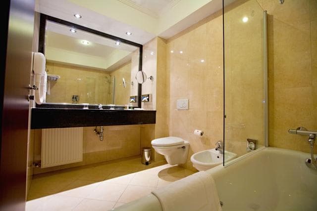 Ramada Hotel & Suites Bucharest North Ansicht 5