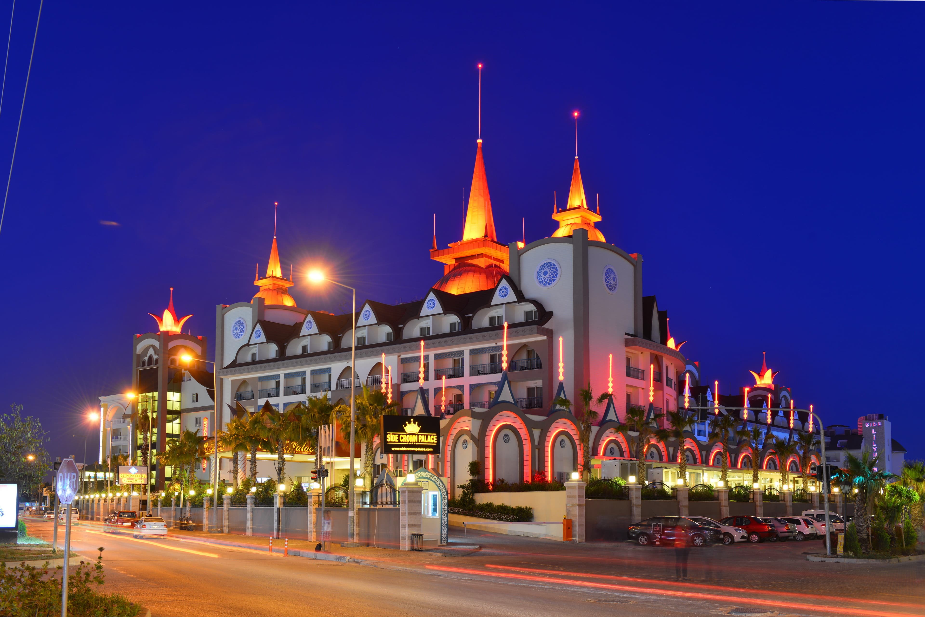 Side Crown Palace