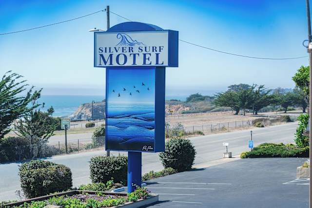 Silver Surf Motel