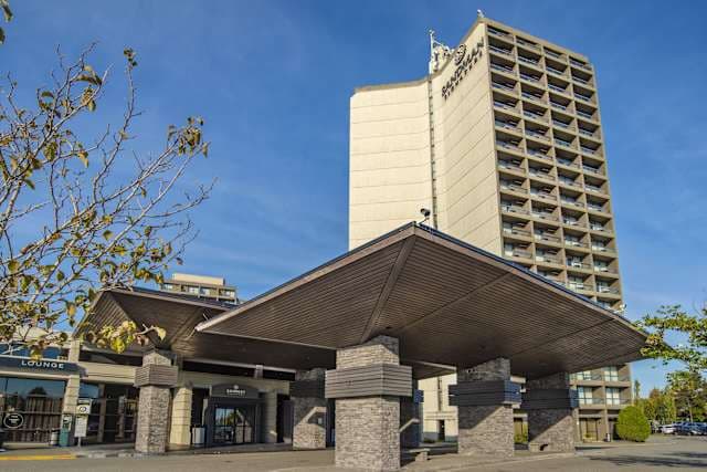 Sandman Signature Hotel & Resort Vancouver Airport