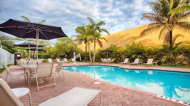 Best Western Plus Hotel Miami Airport West Inn & Suites