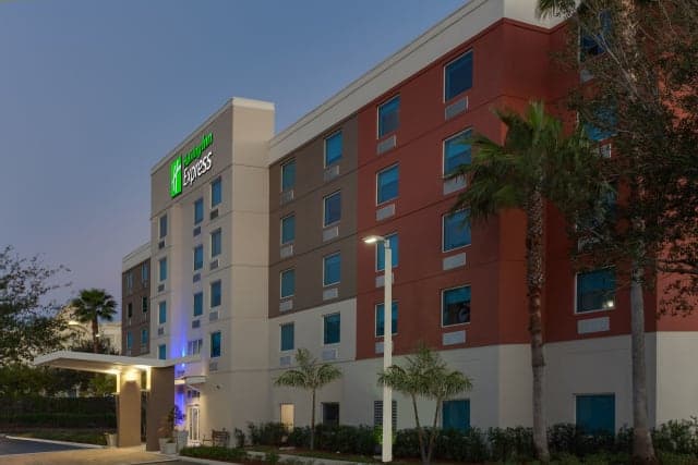 Holiday Inn Express Hotel & Suites Ft. Lauderdale Airport/Cruiseport