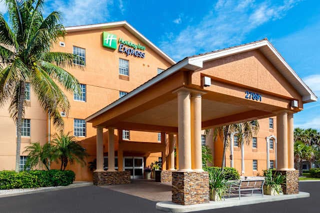 Holiday Inn Express Hotel & Suites Bonita Springs