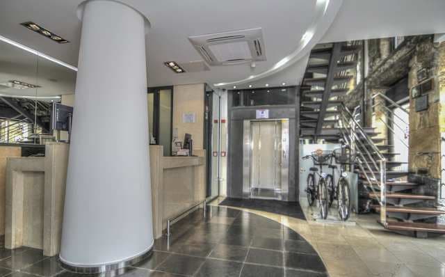 Hotel Petit Palace Arana