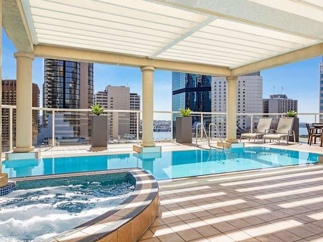 Hotel Mantra 2 Bond Street