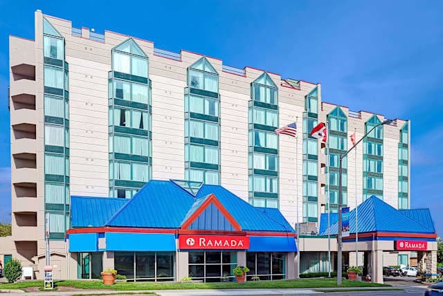 RAMADA Hotel Niagara Falls Fallsview