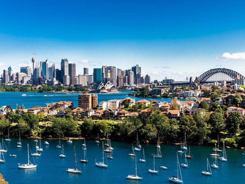 Noordam#°#Ibis Styles Central, Sydney#°#Embassy Suites by Hilton Seattle Tacoma International Airport, Seattle