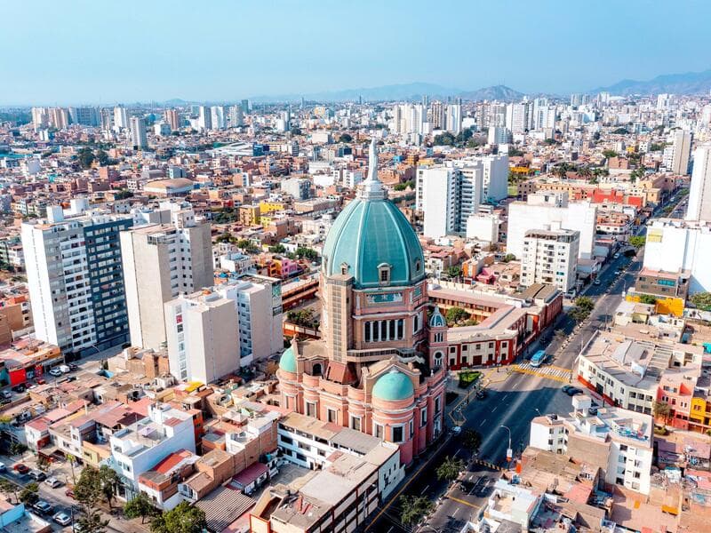 Oosterdam#°#Savoy Hotel Buenos Aires, Buenos Aires#°#Novotel Providencia, Santiago de Chile#°#Hotel Windsor Plaza Copacabana, Rio de Janeiro#°#Hotel Viale Cataratas, Foz do Iguacu