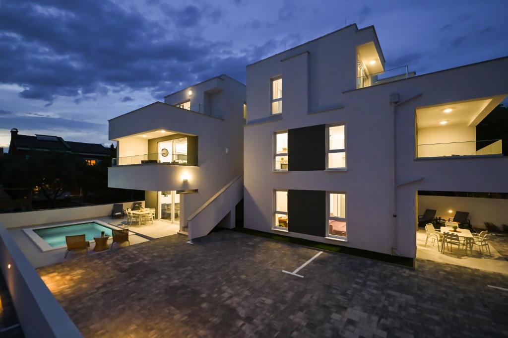 Banta A mit Privaten Pool für 20 Personen