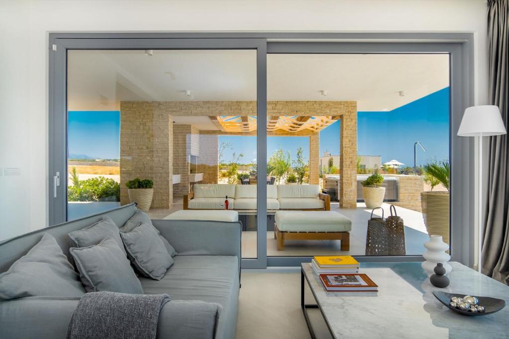 Beachfront Plant Villa 7 5