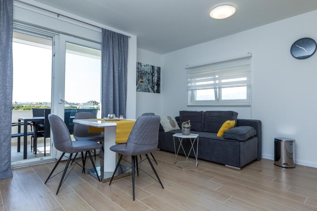 Casia 6 Apartment in Novalja 5