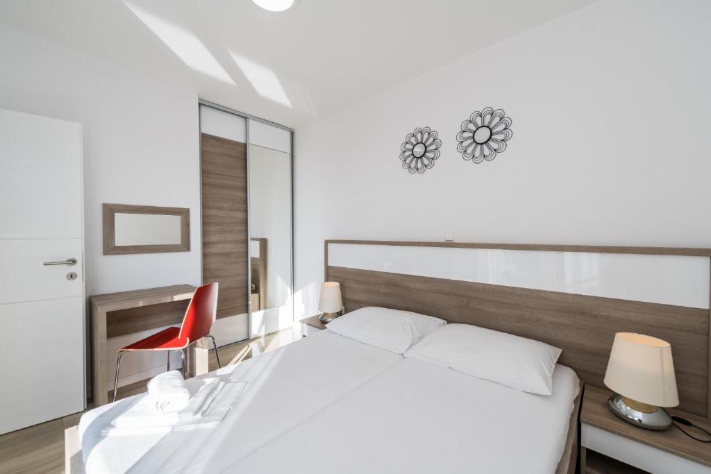 Danivan B 4 Apartment in Novalja 5