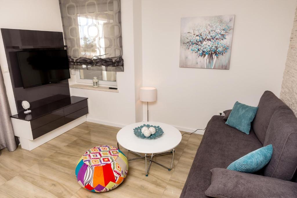 Danivan B 6 Apartment in Novalja 5