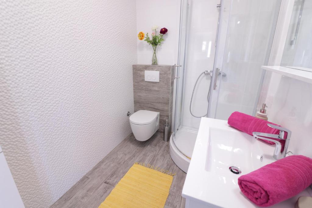 Danivan B Doppelzimmer ohne Balkon in Novalja 3