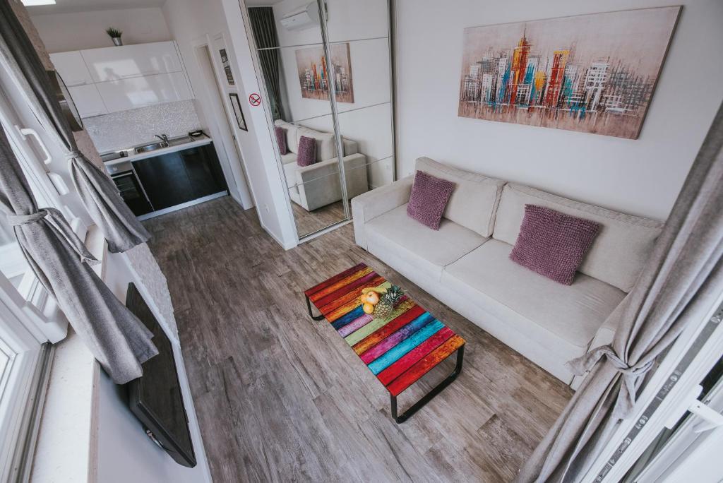 Danivan B Studio in Novalja 5