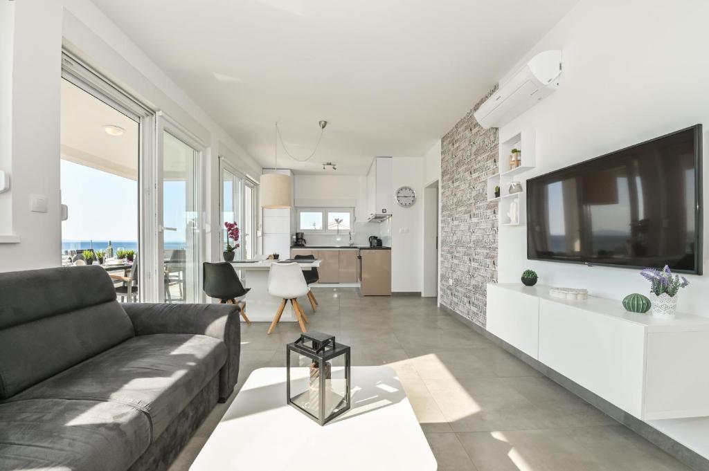 Funtastic C 6 Apartment mit privatem Pool 2