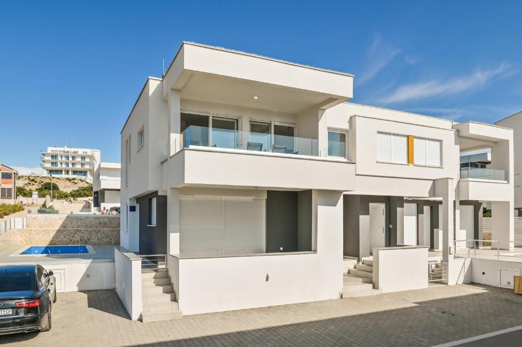 Funtastic C 6 Apartment mit privatem Pool 4