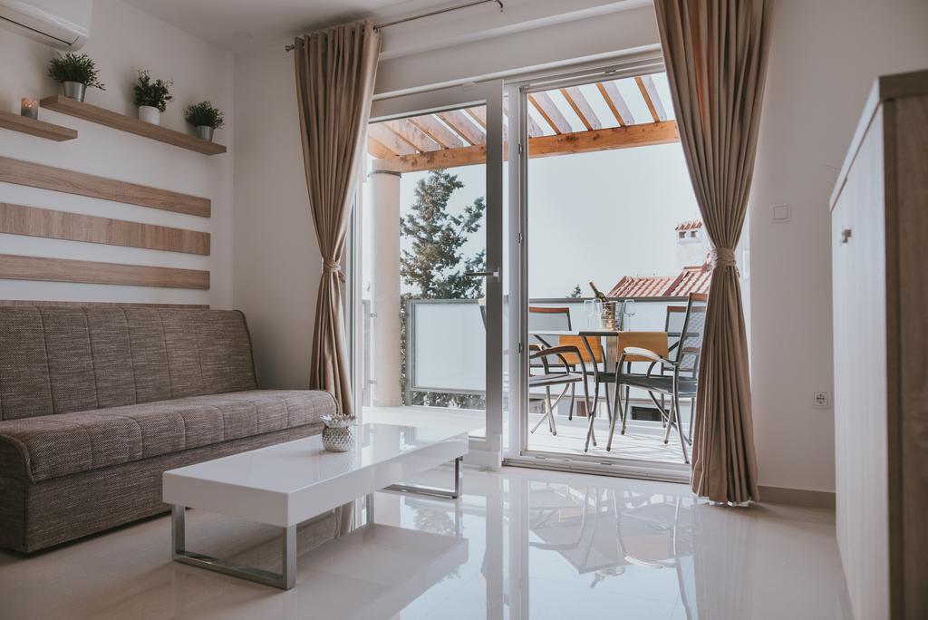 Hideout 4 Apartment in Novalja 3