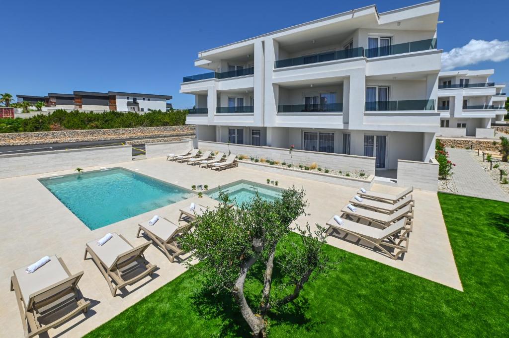 Lux Pool Apartment 6 in Novalja 2