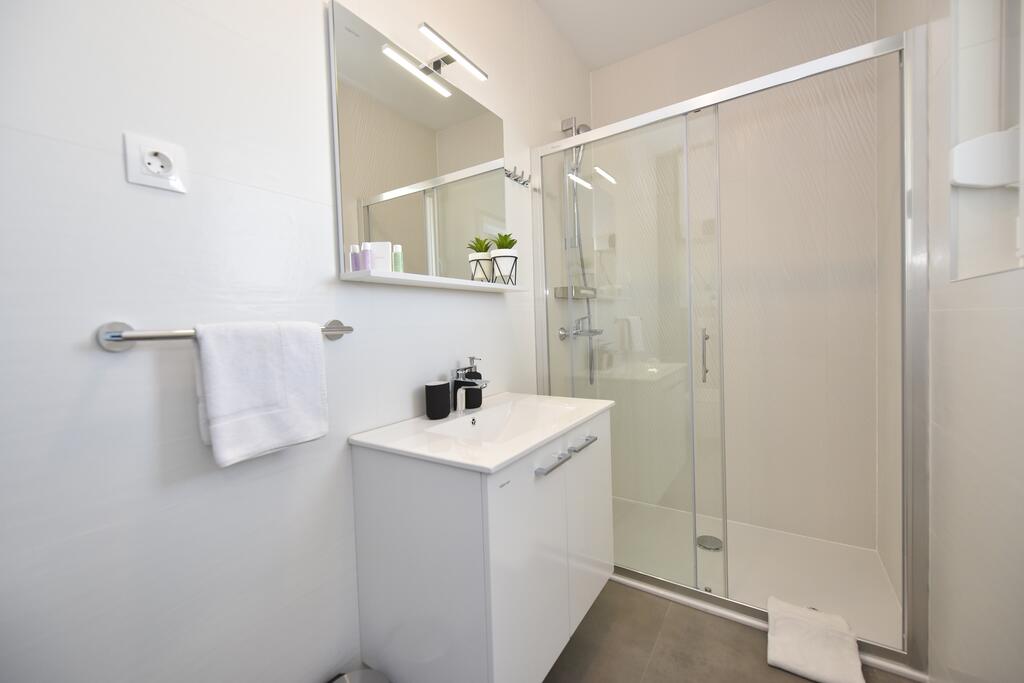 Mare 6 Apartment in Novalja 4