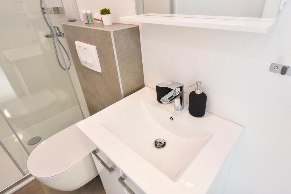 Mare Deluxe Studio in Novalja 3