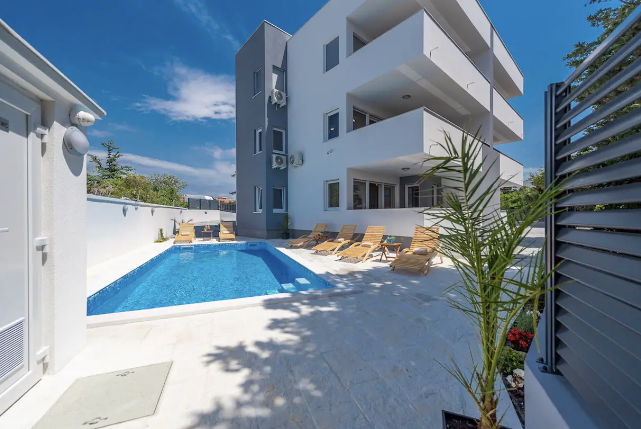 Mel-Mari Studio mit Pool in Novalja 2