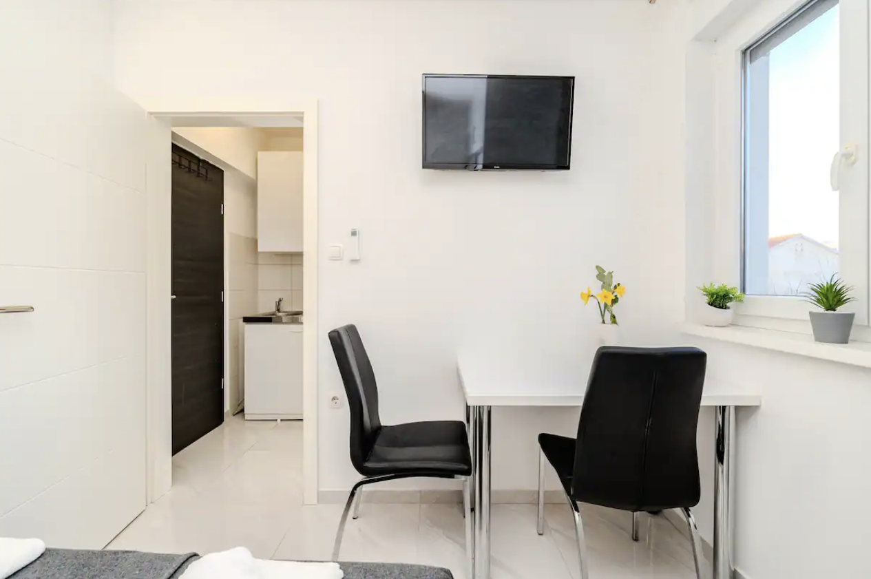 Mel-Mari Studio mit Pool in Novalja 3