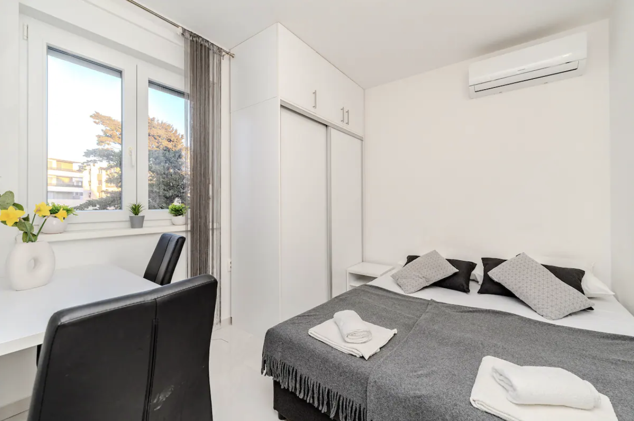 Mel-Mari Studio mit Pool in Novalja 5